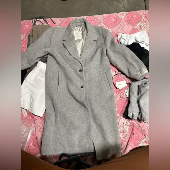 Aritzia The Only Coat - Soft Wool Cashmere - Picture 7 of 11